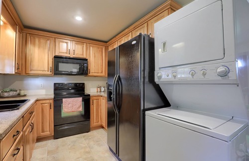 Bausman House | The Willow Street Cottage/close to Willow Valley/2 bed/1 bath