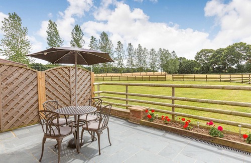 Wall-under-heywood House | THE WILLOWS, family friendly, with a garden in Much Wenlock