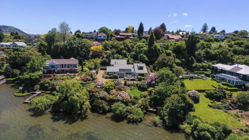 Kawaha Point House | The Willows