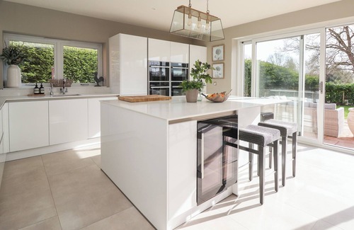 Tarporley House | THE WILLOWS, pet friendly, luxury holiday cottage in Tarporley