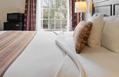 West Orange Hotel | The Wilshire Grand Hotel