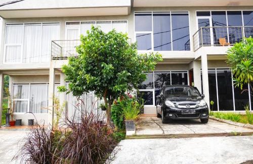 Ciburial House | The Wiltshire Dago Pakar - Hillside Villa MAX 12 ORANG