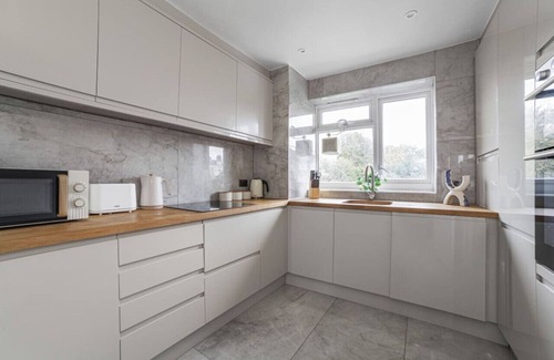Wandsworth Apartment | The Wimbledon Park Luxury Room