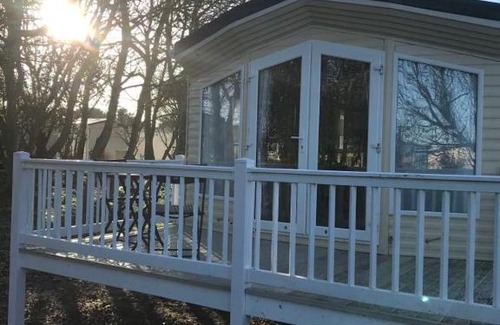 Hopton Resort | The Winchester luxury pet friendly caravan on Broadland Sands holiday park between Lowestoft and Great Yarmouth