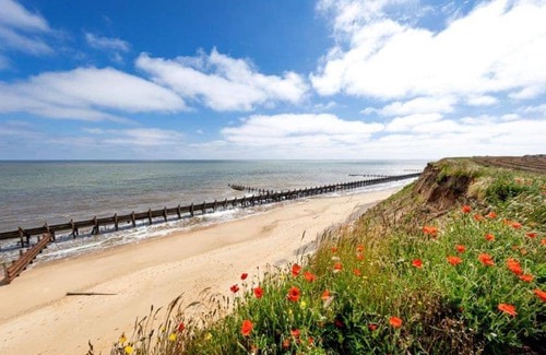 Hopton Resort | The Winchester luxury pet friendly caravan on Broadland Sands holiday park between Lowestoft and Great Yarmouth