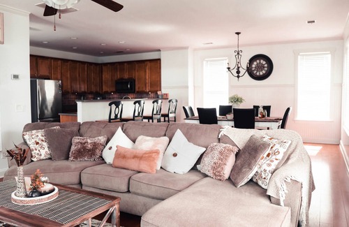 Browns Mill Park House | The Window Seat