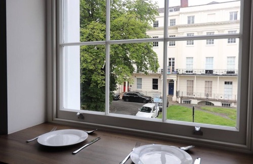 Leamington Spa Apartment | The Windsor Club Apartment