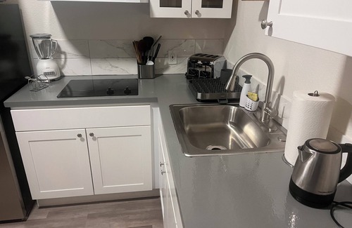Rohnert Park Apartment | The Wine Barrel Studio -Charming studio in adorable Rohnert Park with WiFi