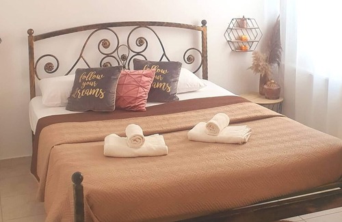 Panagia House | The Wine House