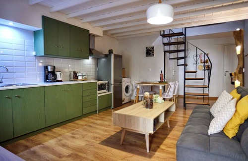 Chios House | The Wine House