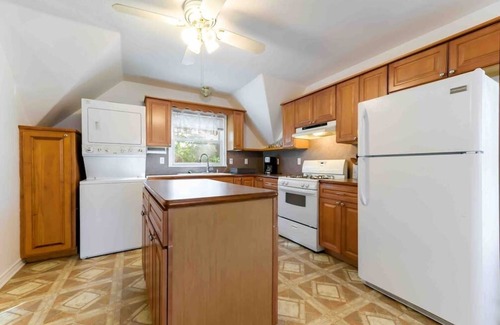 Downtown Apartment | The Winecup Guest Cottage