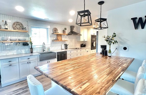 Gem County House | The WineDown- An Eagle Escape