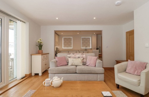 Bruton Cottage | THE WINNING POST, pet friendly, with a garden in Bruton