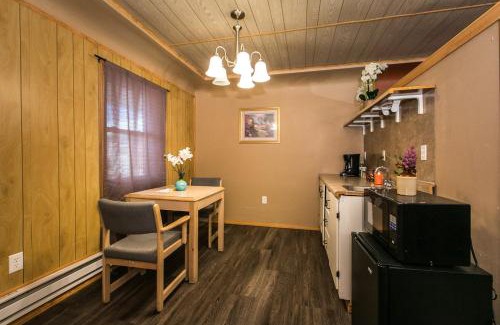 Dickeyville Hotel | The Wisconsin Wood Inn