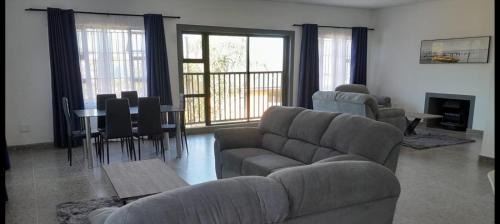 Port Edward House | The Wishing Well Guest House Self-Catering
