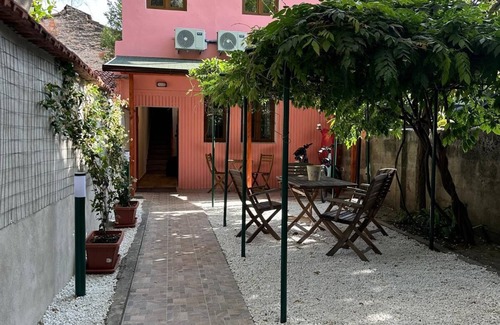 Oltretorrente House | The Wisteria