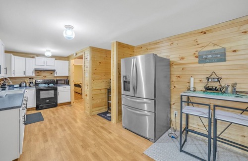 Grand Junction House | The Wolf Den:A Summer Dream - Lake Views, Hot Tub & Fire Pits
