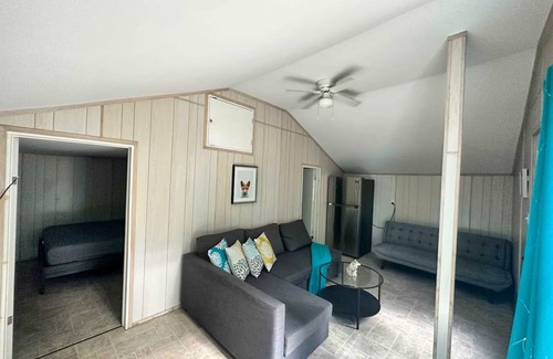 Lanark Highlands Cottage | The Wolf Den on White Lake!