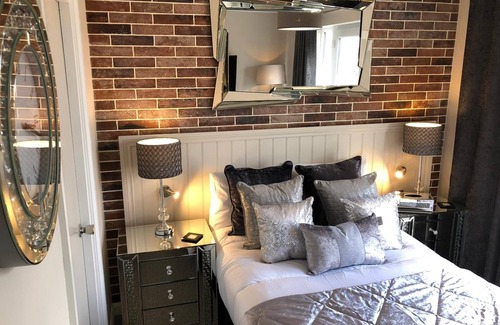 Lowestoft Hotel | The Wolf Inn