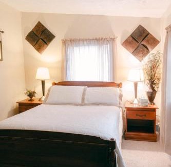 Ellinwood Bed & Breakfast | The Wolf Manor