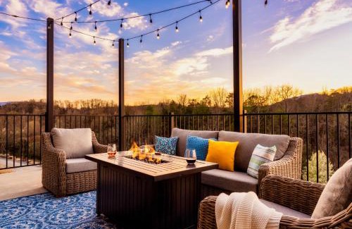 Sevierville House | The Wolf's Lantern Highway