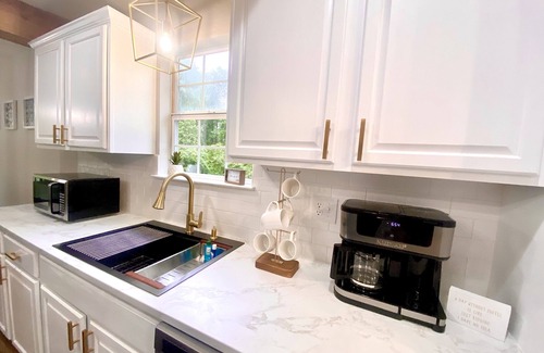 Pineville House | -The Wonder at Woodcreek- Top neighborhood! Near all amenities! Near hospitals!