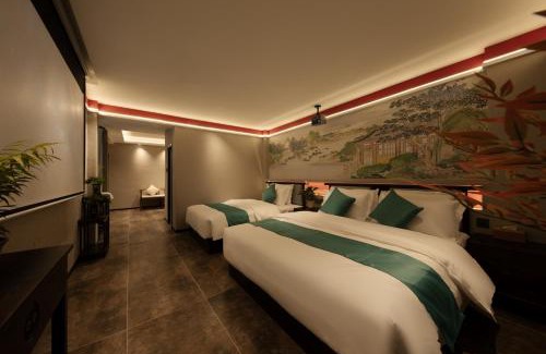 Shangri-La Hotel | The wonderland homestay