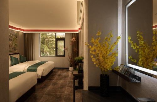 Shangri-La Hotel | The wonderland homestay