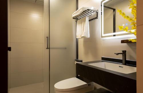 Shangri-La Hotel | The wonderland homestay