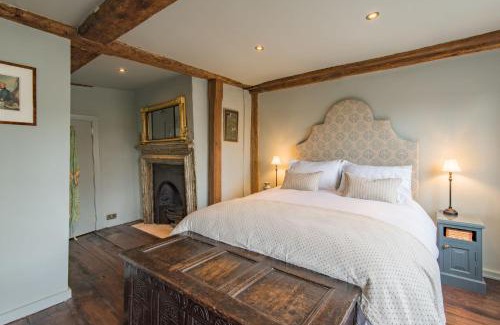 Rochester House | The Wonky House