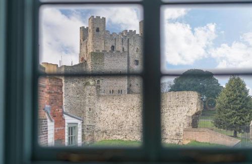 Rochester House | The Wonky House