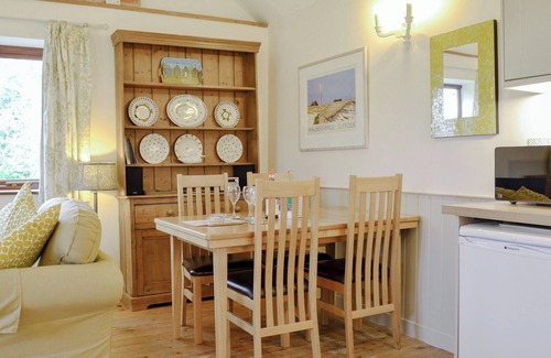 Hinton Cottage | The Wood Shed - E1919
