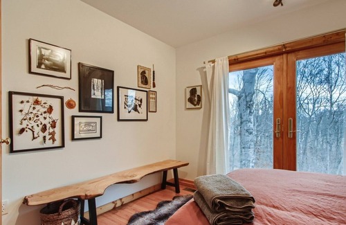 Delaware Cabin | The Wooded Retreat, with fire pit and river view