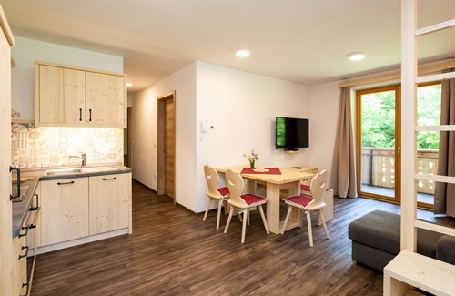 Ukanc Apartment | The Woodland Nook Apartments Bohinj - Classic Two Bedroom Apartment with Balcony