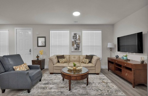 Grogan's Mill Apartment | The Woodlands 2 Bed/2 Bath Suite: Eclectic Vibe: Vol 3 of 4