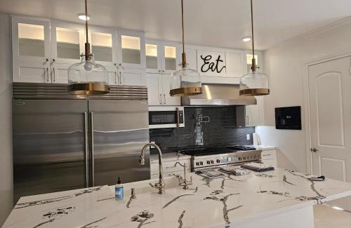 Grogan's Mill Villa | The Woodlands Benjis Place