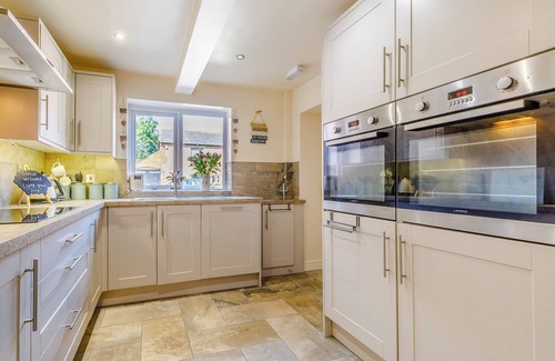 Malpas Cottage | The Woodlands Farmhouse