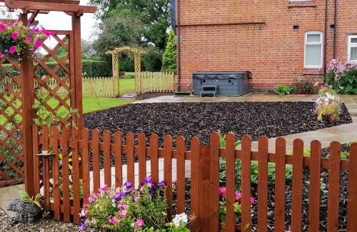 Malpas House | The Woodlands Farmhouse