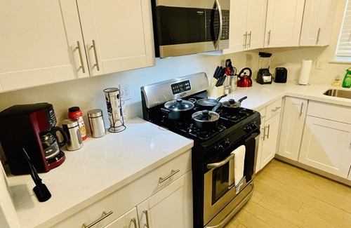 Grogan's Mill House | The Woodlands House 3 Bed, 2 Baths, FREE Parking, Baby Crib, Office and WiFi