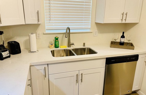 Grogan's Mill House | The Woodlands House 3 Bed, 2 Baths, FREE Parking, Baby Crib, Office and WiFi