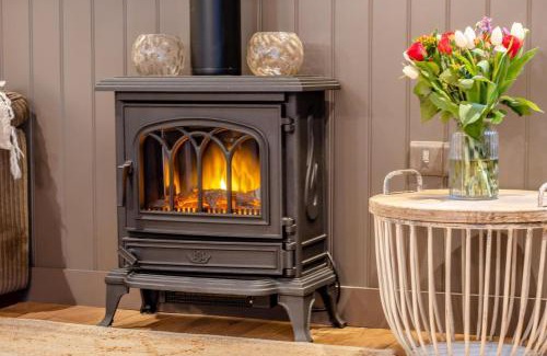 Brading House | The Woodlands Retreat