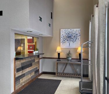 Connersville Hotel | The Woodridge Inn