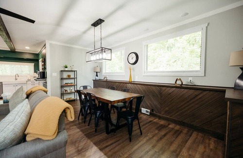 Ortonville Cabin | The Woods at Narrin Farms | Hot Tub | Horses | Kayaks | Hiking