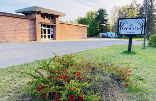 Wellston Apartment | The Woods Suite #310 Free Arcade, Movie Theater, Patio Area, Playground and more