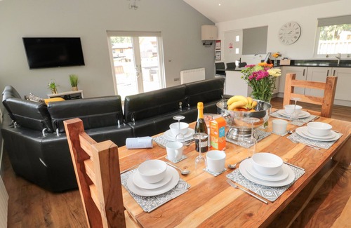 Otterburn Cottage | THE WOODSIDE, pet friendly, with hot tub in Otterburn