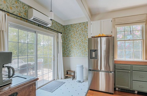 Staunton House | The Woodward: Walk Downtown, Staunton Mural