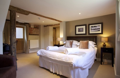 Northington Hotel | The Woolpack Country Inn