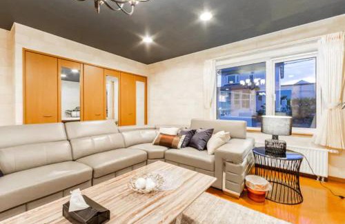 Kita Ward House | THE WORLDWIDE HOUSE