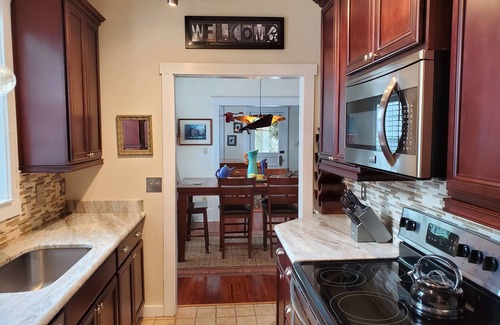 Mount Dora Cottage | "The WOW COTTAGE" ~ The LEGENDARY Can't-Miss Experience in Historic Mount Dora!
