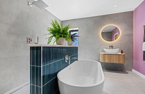 Abergavenny Apartment | The Wren - Luxury Retreat